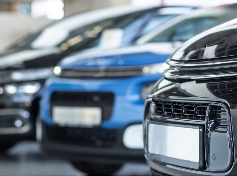 Automóviles en fila